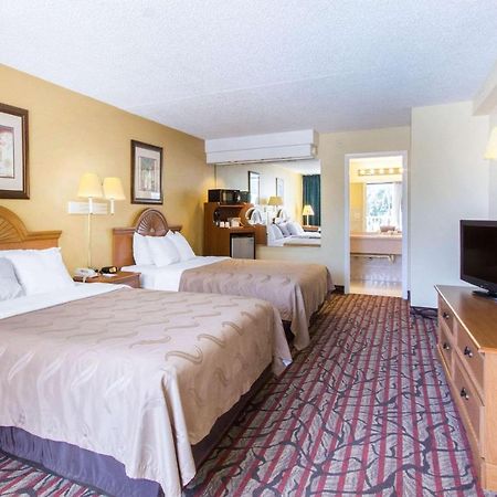 Rodeway Inn Central Clearwater Beach ภายนอก รูปภาพ