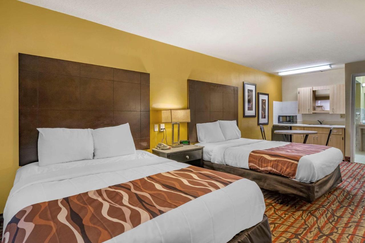 Rodeway Inn Central Clearwater Beach ภายนอก รูปภาพ