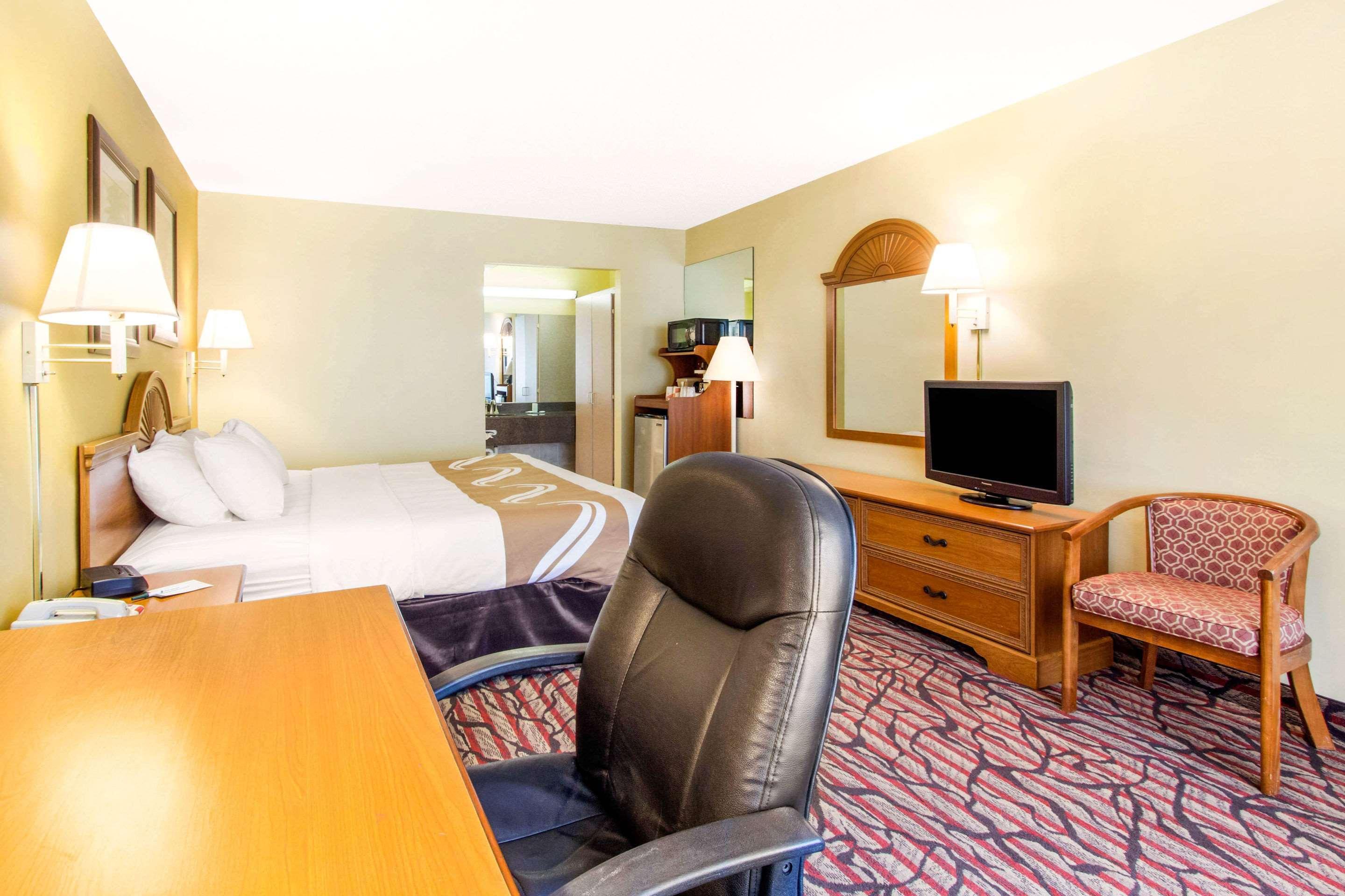 Rodeway Inn Central Clearwater Beach ภายนอก รูปภาพ