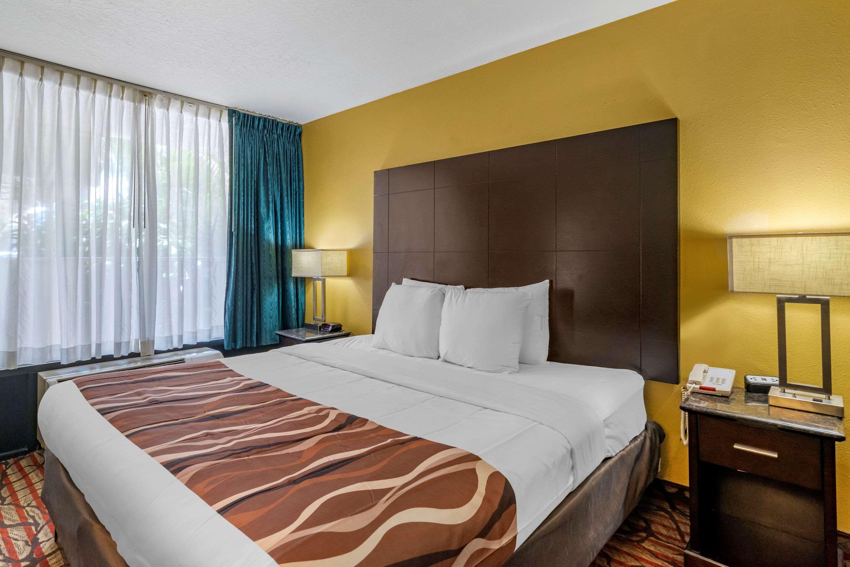 Rodeway Inn Central Clearwater Beach ภายนอก รูปภาพ