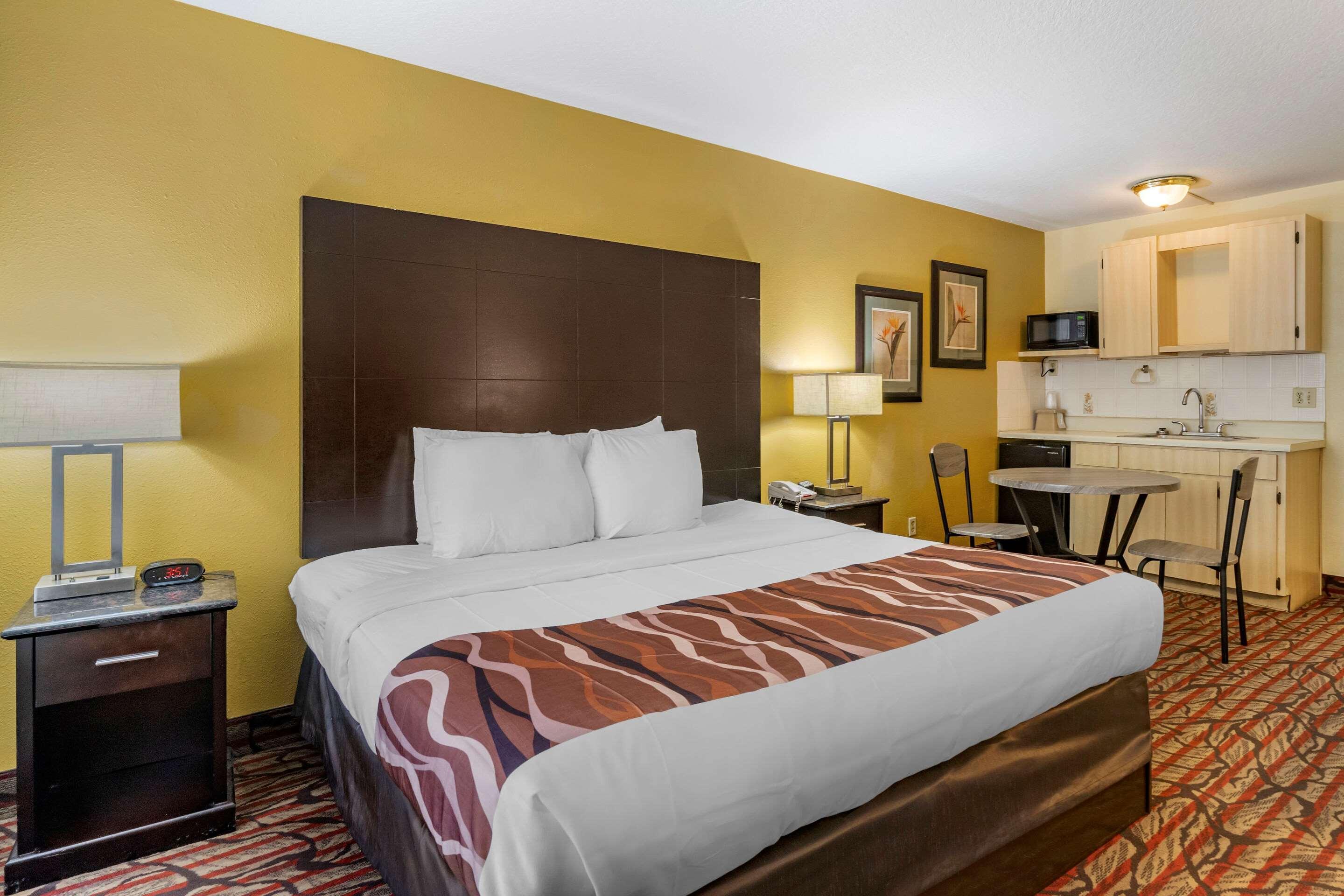 Rodeway Inn Central Clearwater Beach ภายนอก รูปภาพ