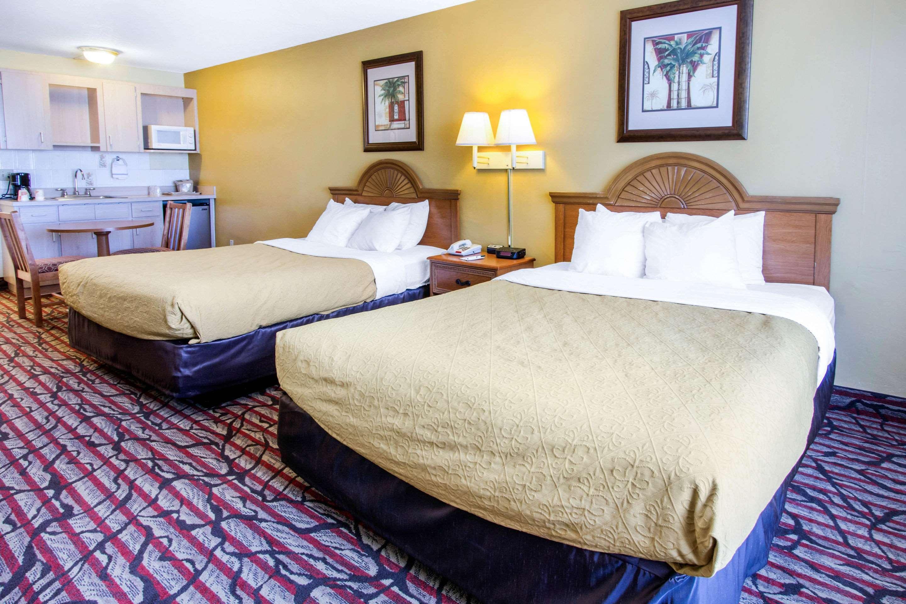 Rodeway Inn Central Clearwater Beach ภายนอก รูปภาพ