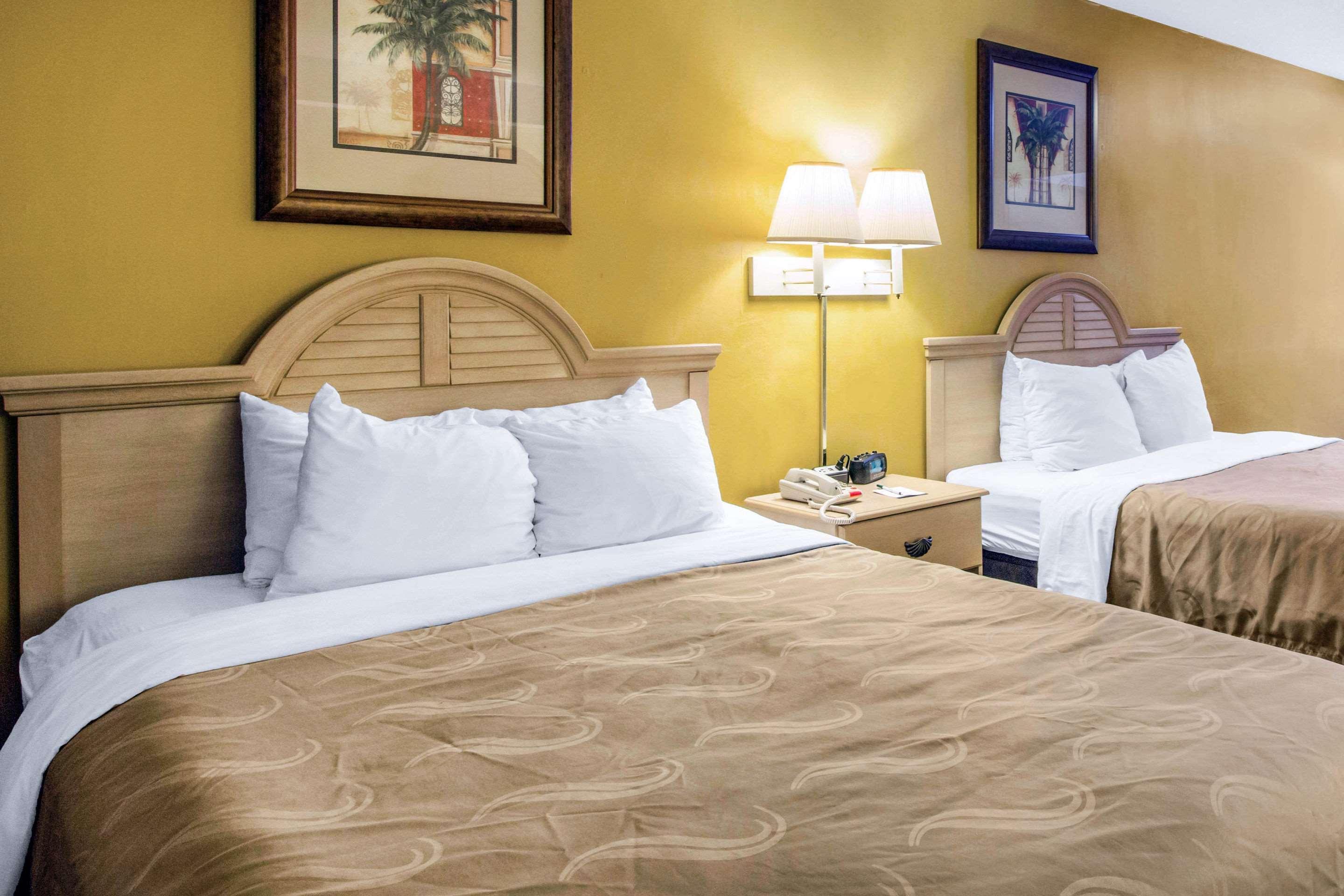 Rodeway Inn Central Clearwater Beach ภายนอก รูปภาพ