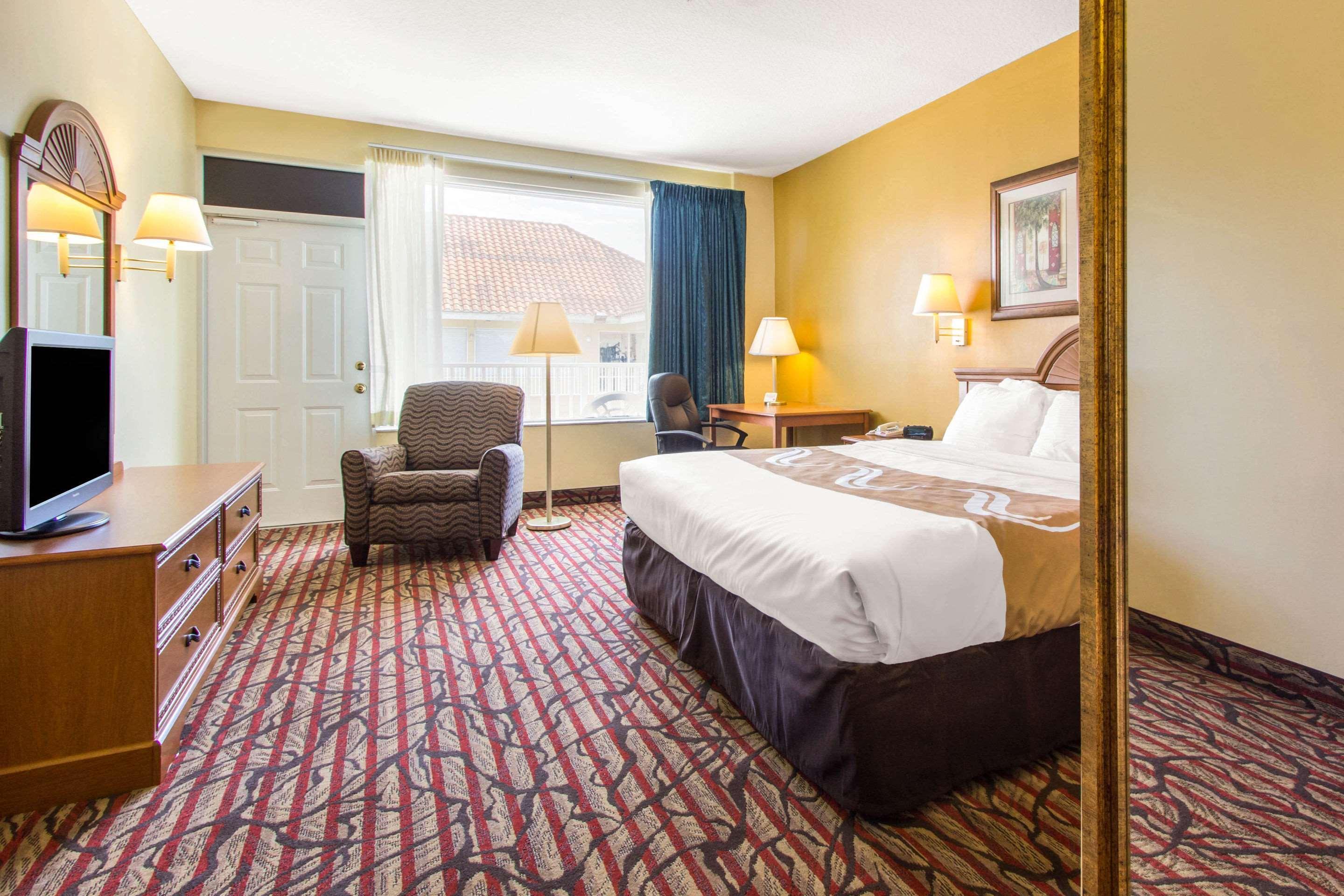 Rodeway Inn Central Clearwater Beach ภายนอก รูปภาพ