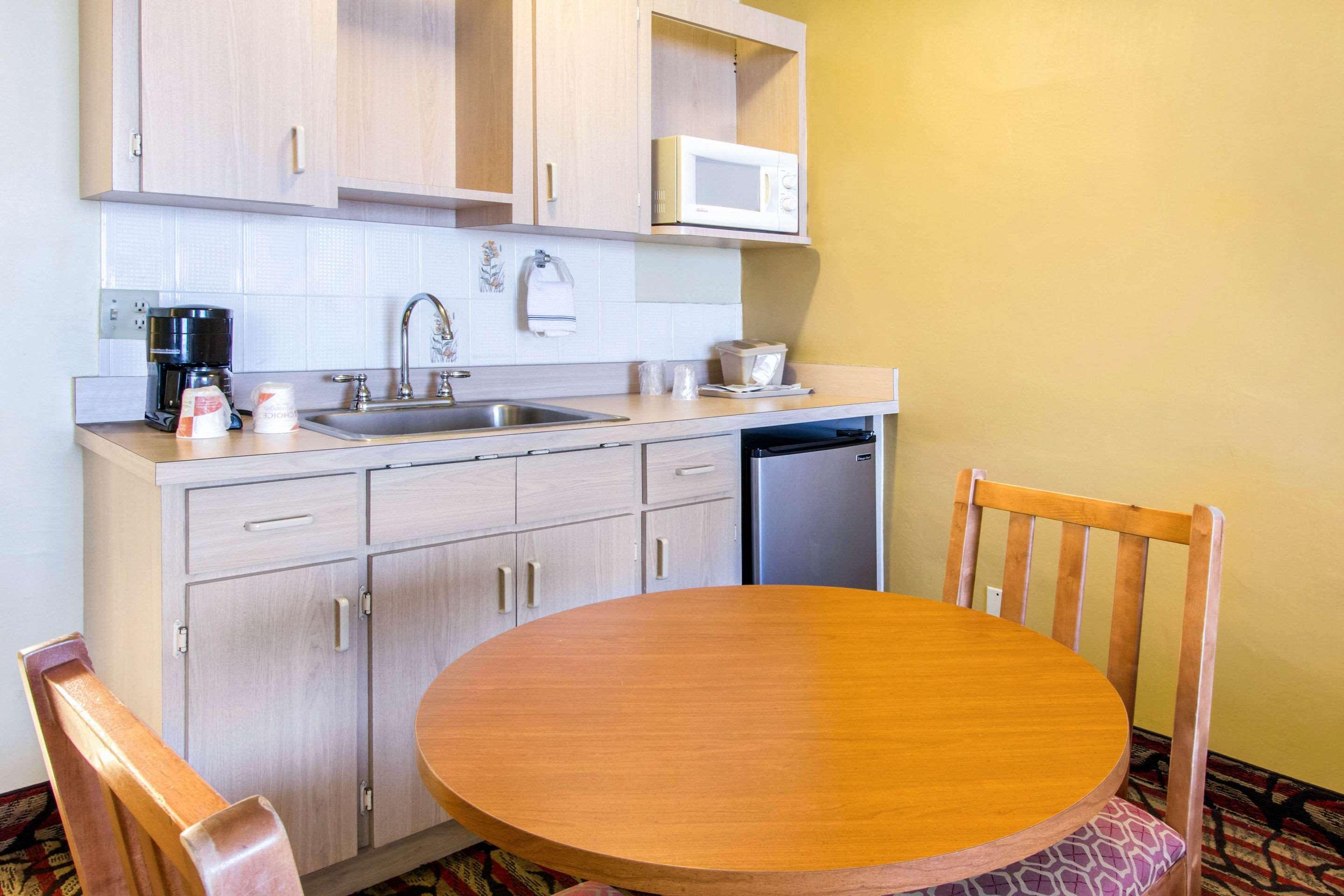 Rodeway Inn Central Clearwater Beach ภายนอก รูปภาพ