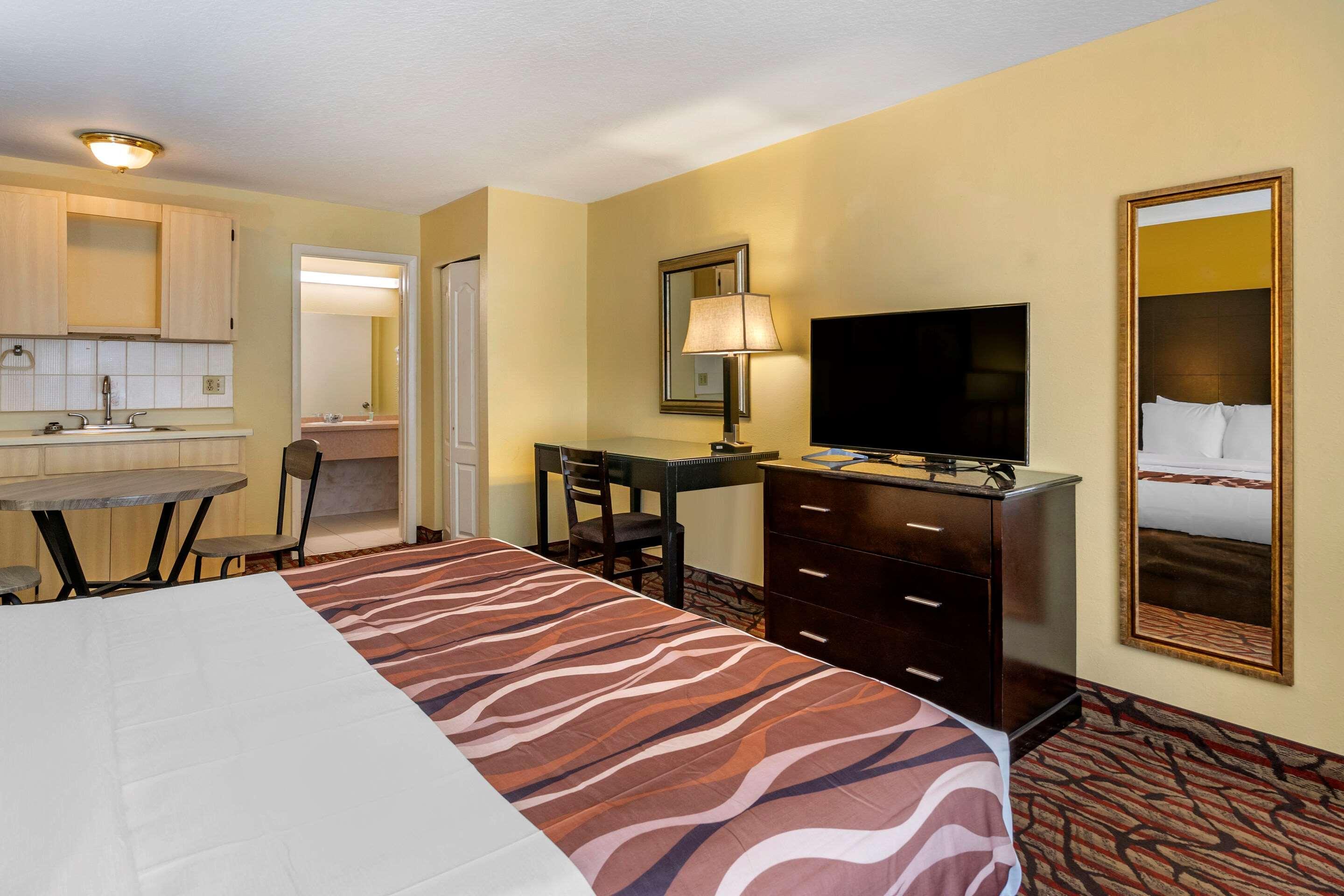 Rodeway Inn Central Clearwater Beach ภายนอก รูปภาพ