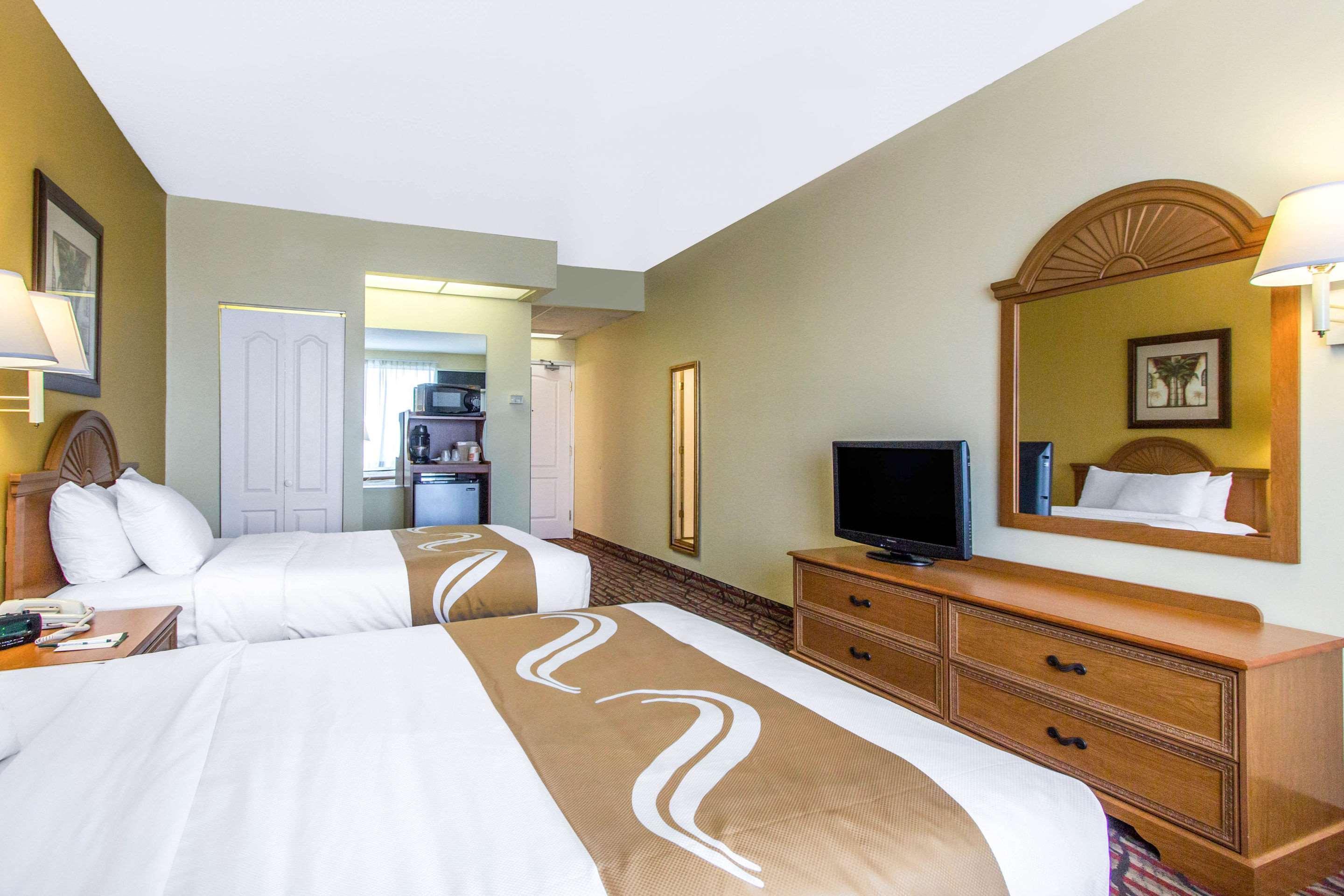Rodeway Inn Central Clearwater Beach ภายนอก รูปภาพ