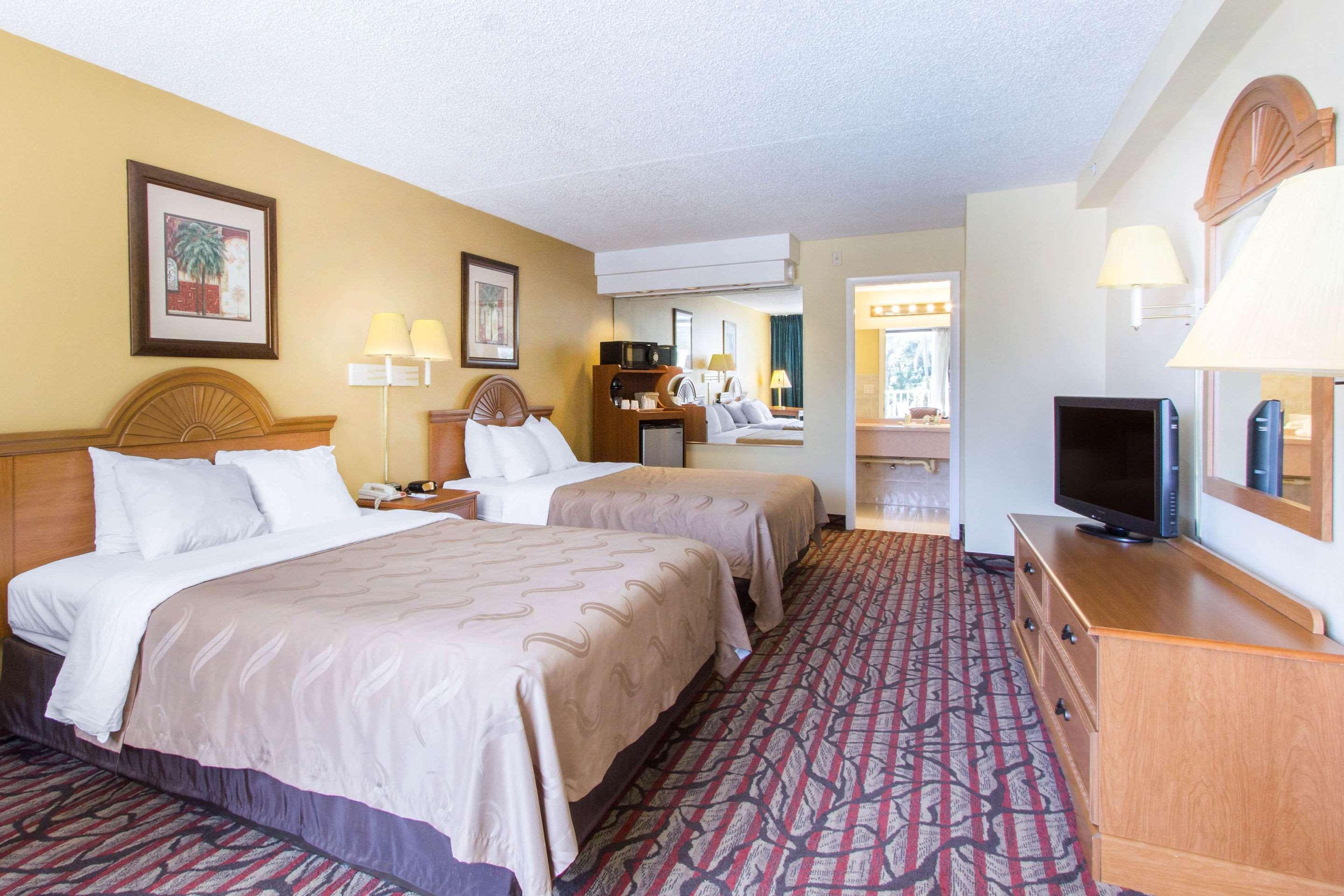 Rodeway Inn Central Clearwater Beach ภายนอก รูปภาพ