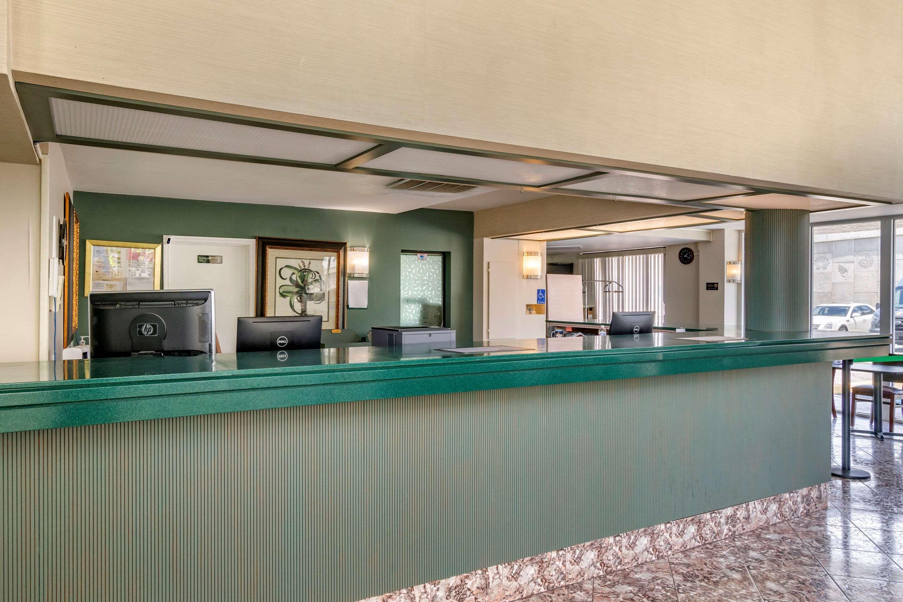 Rodeway Inn Central Clearwater Beach ภายนอก รูปภาพ