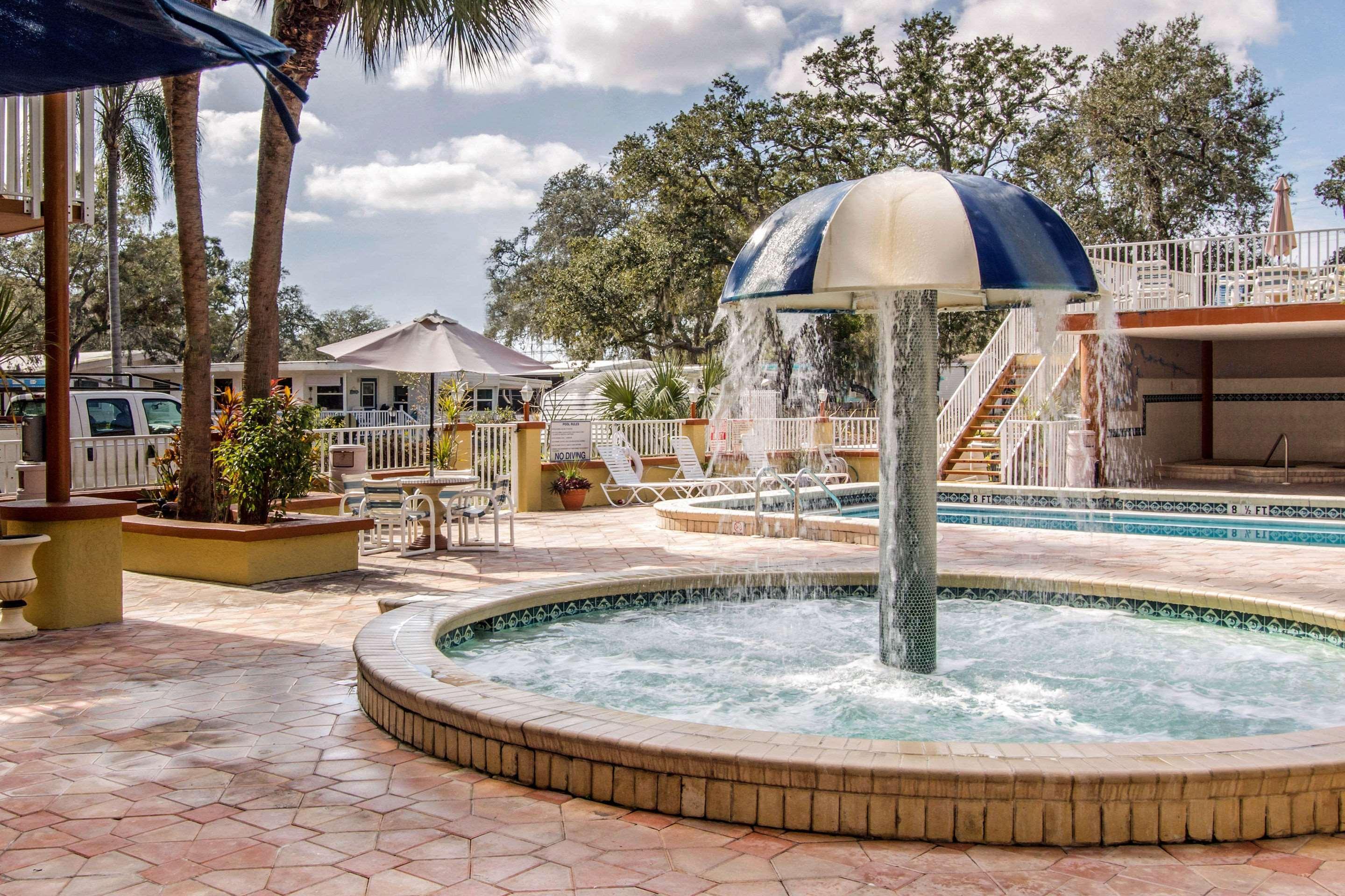 Rodeway Inn Central Clearwater Beach ภายนอก รูปภาพ