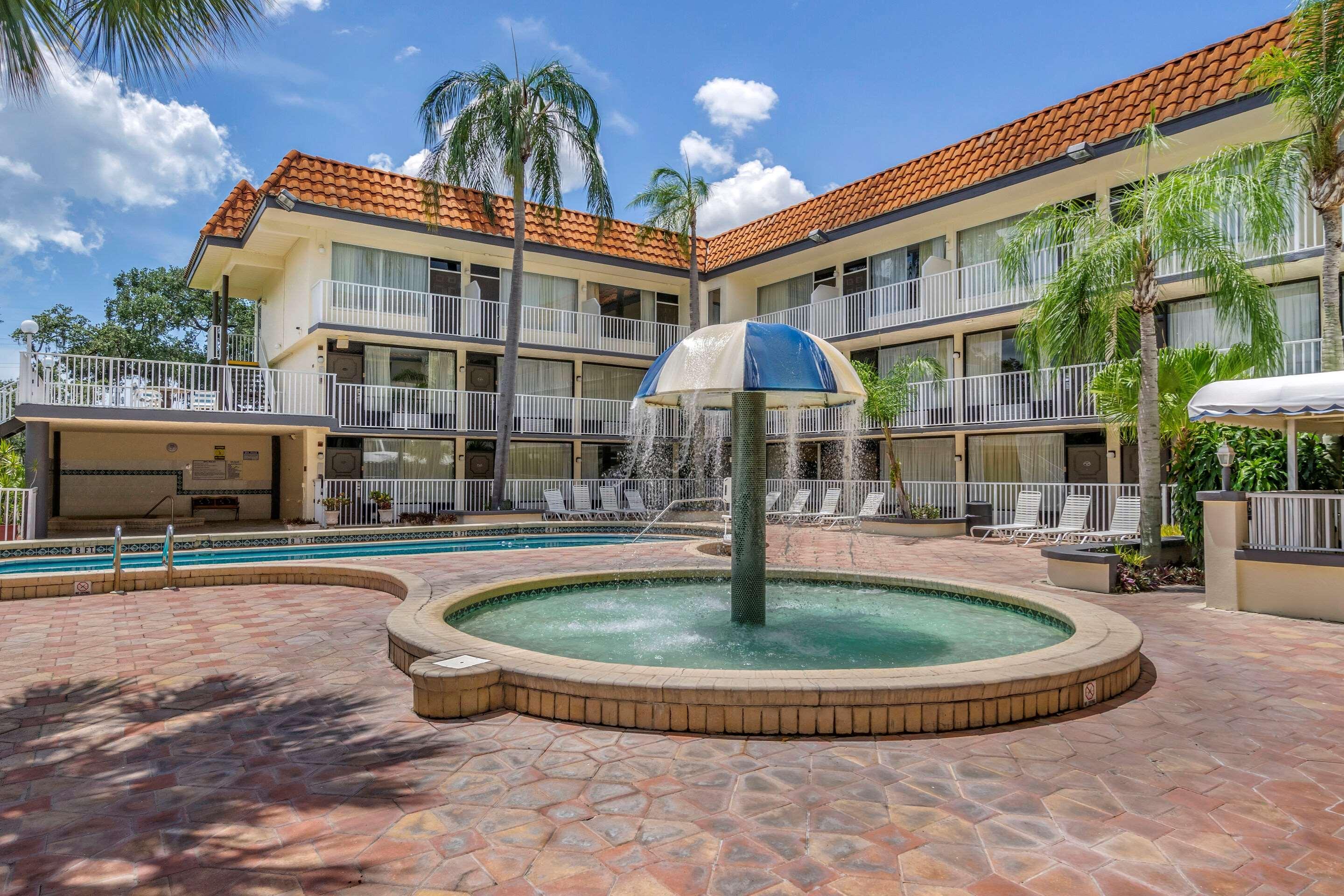 Rodeway Inn Central Clearwater Beach ภายนอก รูปภาพ